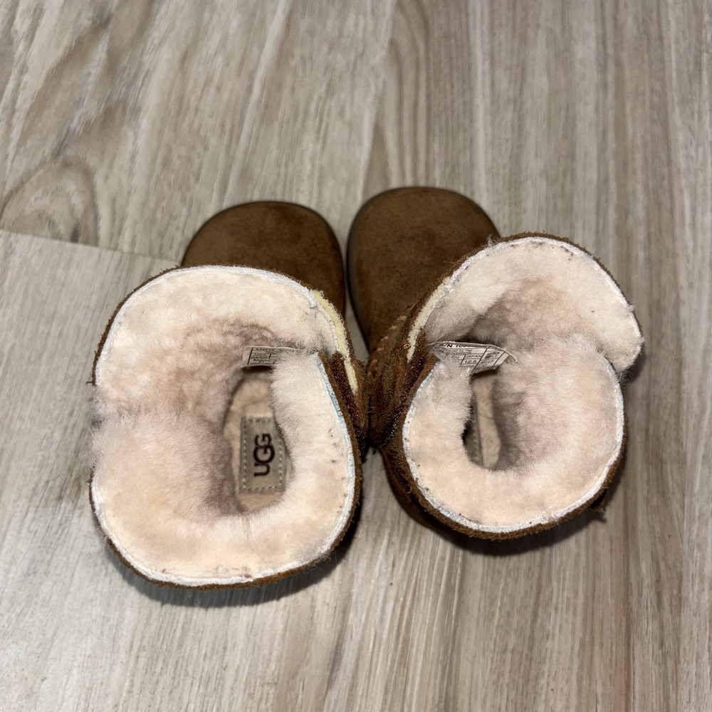 UGG Classic Mini Boots Toddler Chestnut Suede Shearling Lined Size 6T Cozy - Picture 4 of 7